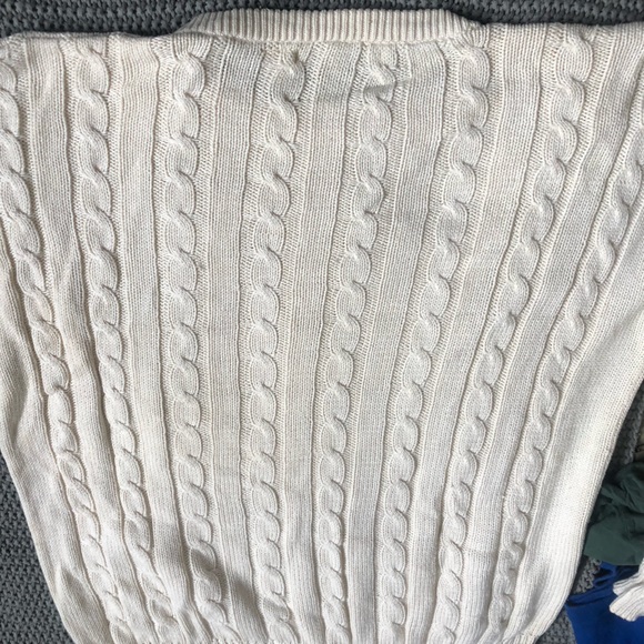 Cable knit sweater - Picture 2 of 5